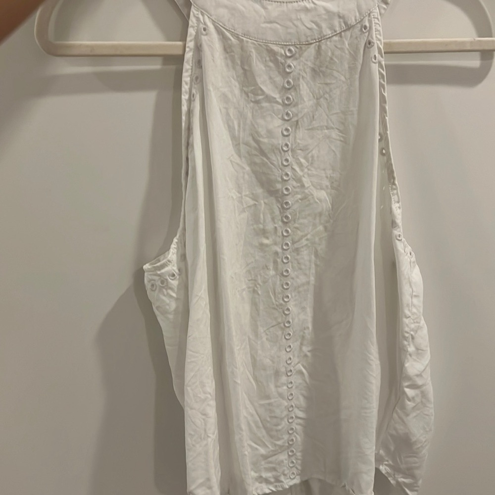 Medium white tank.
